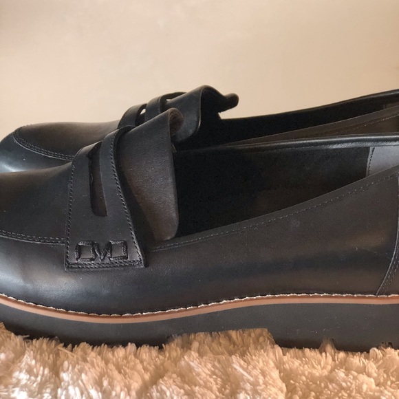 Vionic - Picture 7 of 13